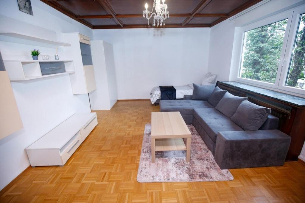 Business & Travel Apartment 150M, 15 Min Messe Francoforte sul Meno Esterno foto